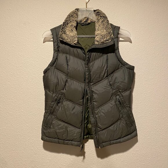 Columbia‎ Women’s Green Puffer Vest Small Faux Fur Collar Down-Filled - Picture 1 of 5